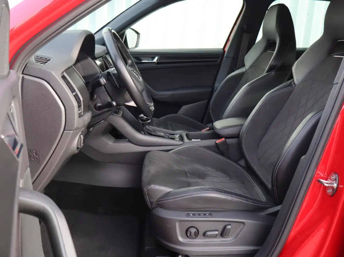 1.5 TSI 150pk DSG Sportline Business | Panoramadak | Trekhaak | Memory Seats | Stoel en Stuurverwarming | Achteruitrijcamera | Climata Controle |