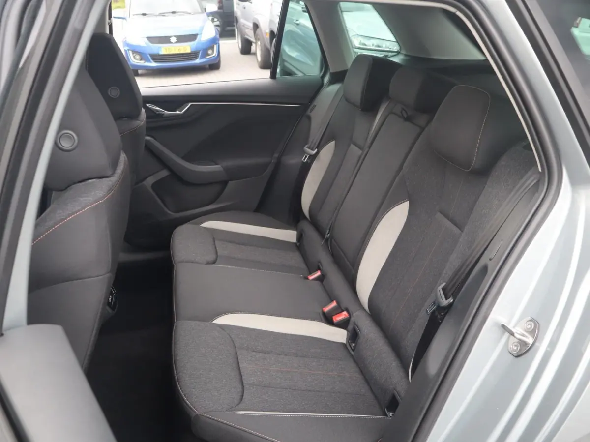 1.0 TSI 115pk DSG Business Edition | Winter Pakket | 17" Velgen