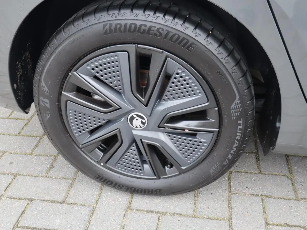 1.0 TSI 95pk Business Edition | Android Auto / Apple CarPlay | Verwarmbare Voorstoelen