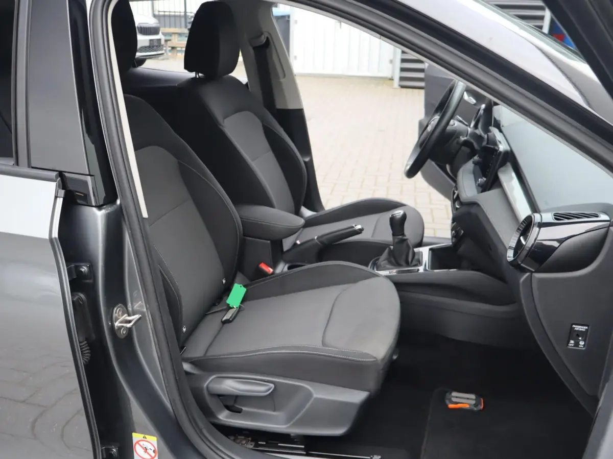 1.0 TSI 95pk Business Edition | Android Auto / Apple CarPlay | Verwarmbare Voorstoelen