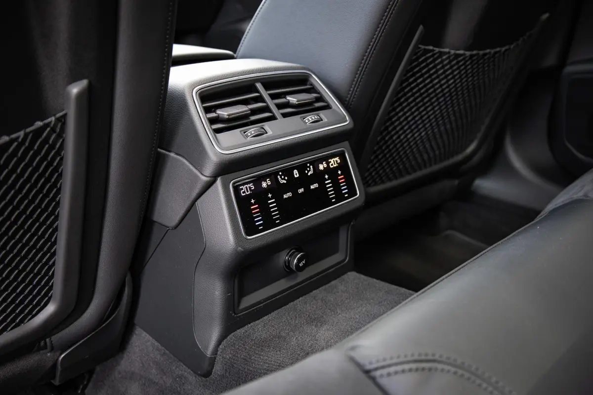 quattro 55 TFSI 340pk Pro Line Advanced | Panoramadak | Trekhaak | 20" Velgen | Adaptive Cruise | Leder/Alcantara Bekleding | Luchtvering