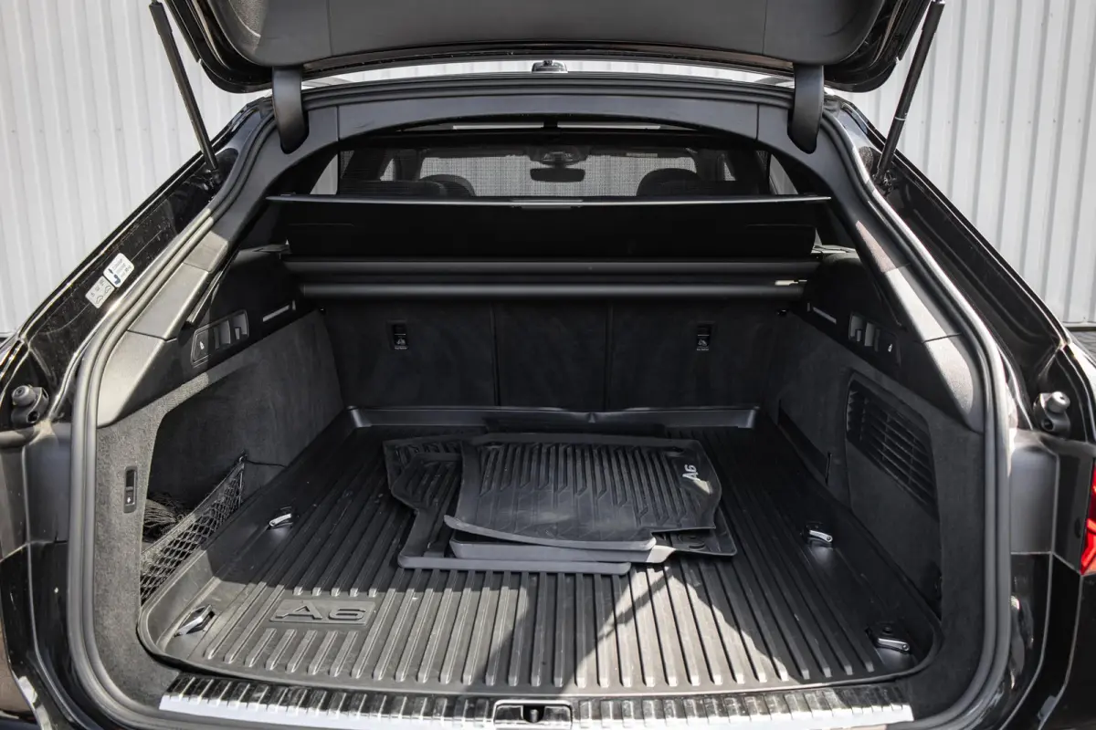 allroad quattro 55 TFSI 340pk Pro Line Advanced | Panoramadak | Trekhaak | 20" Velgen | Adaptive Cruise | Leder/Alcantara Bekleding | Luchtvering