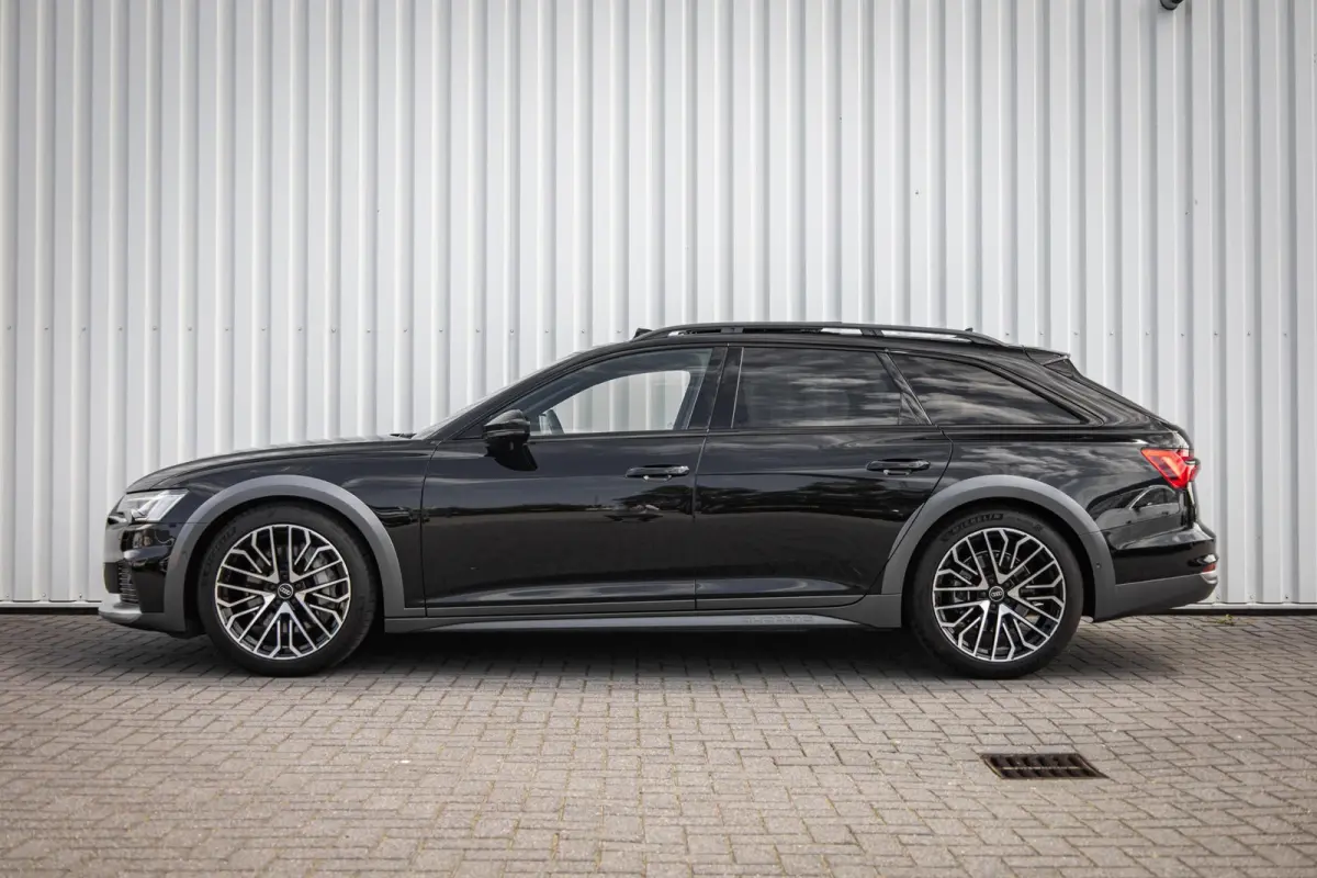 allroad quattro 55 TFSI 340pk Pro Line Advanced | Panoramadak | Trekhaak | 20" Velgen | Adaptive Cruise | Leder/Alcantara Bekleding | Luchtvering