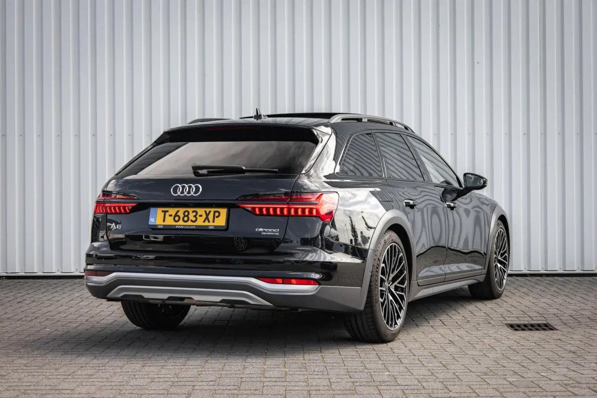 allroad quattro 55 TFSI 340pk Pro Line Advanced | Panoramadak | Trekhaak | 20" Velgen | Adaptive Cruise | Leder/Alcantara Bekleding | Luchtvering