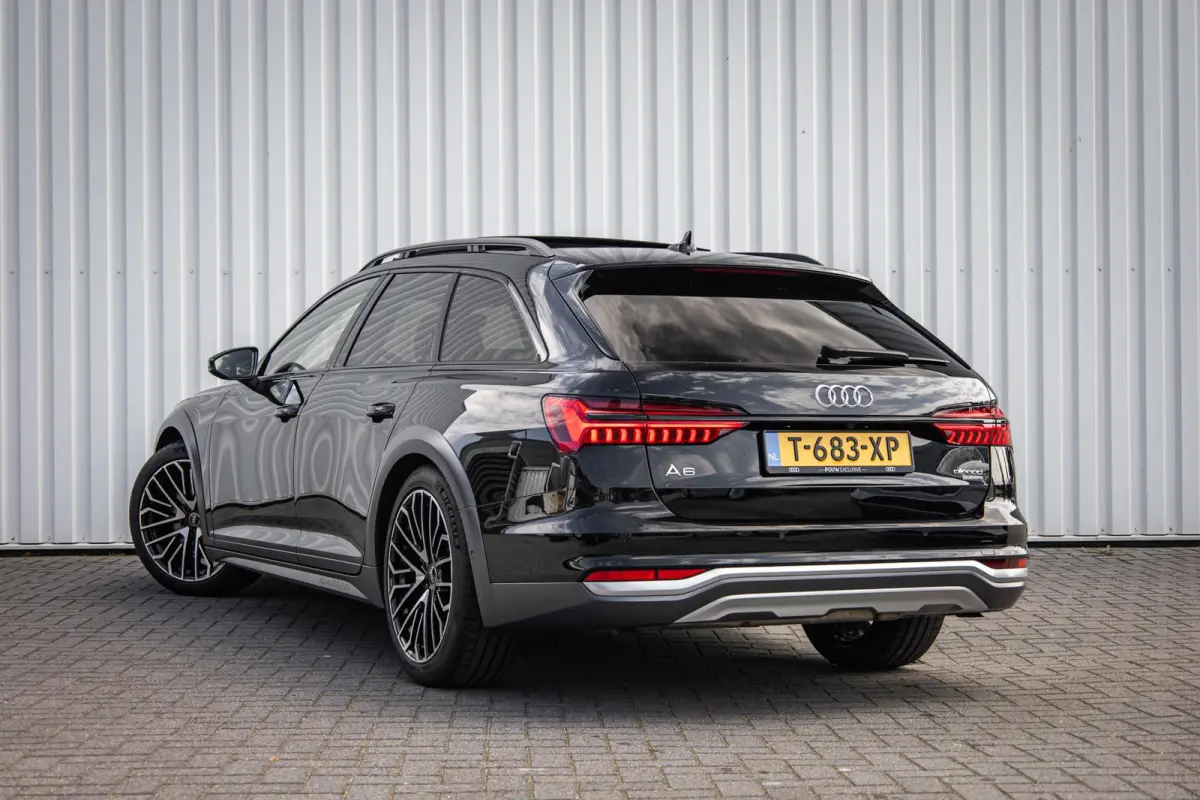 allroad quattro 55 TFSI 340pk Pro Line Advanced | Panoramadak | Trekhaak | 20" Velgen | Adaptive Cruise | Leder/Alcantara Bekleding | Luchtvering
