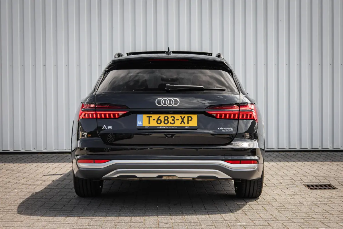 allroad quattro 55 TFSI 340pk Pro Line Advanced | Panoramadak | Trekhaak | 20" Velgen | Adaptive Cruise | Leder/Alcantara Bekleding | Luchtvering
