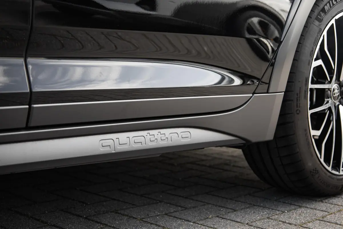 allroad quattro 55 TFSI 340pk Pro Line Advanced | Panoramadak | Trekhaak | 20" Velgen | Adaptive Cruise | Leder/Alcantara Bekleding | Luchtvering