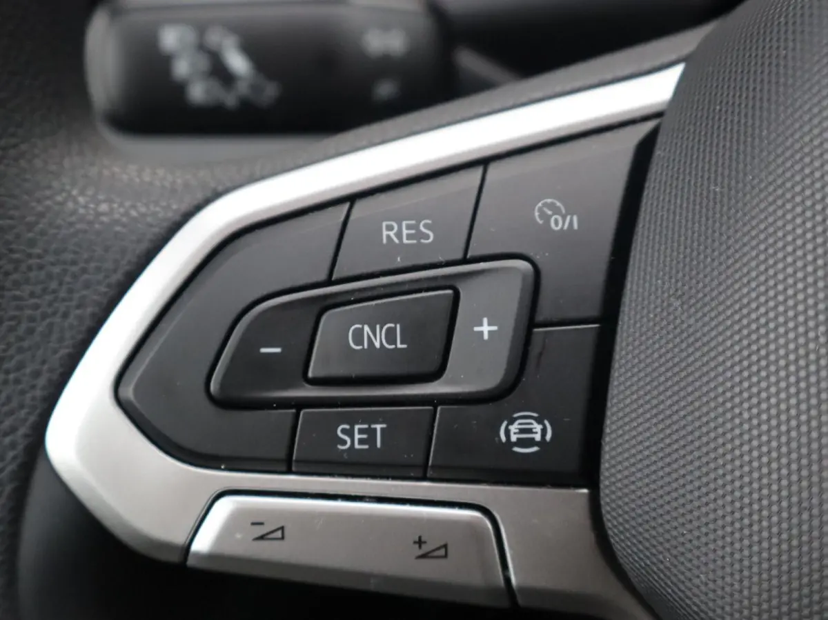 1.0 TSI 95pk Life | Trekhaak | Apple Carplay/Android Auto | Parkeersensoren | Cruise Control |  Dodehoek Detectie |
