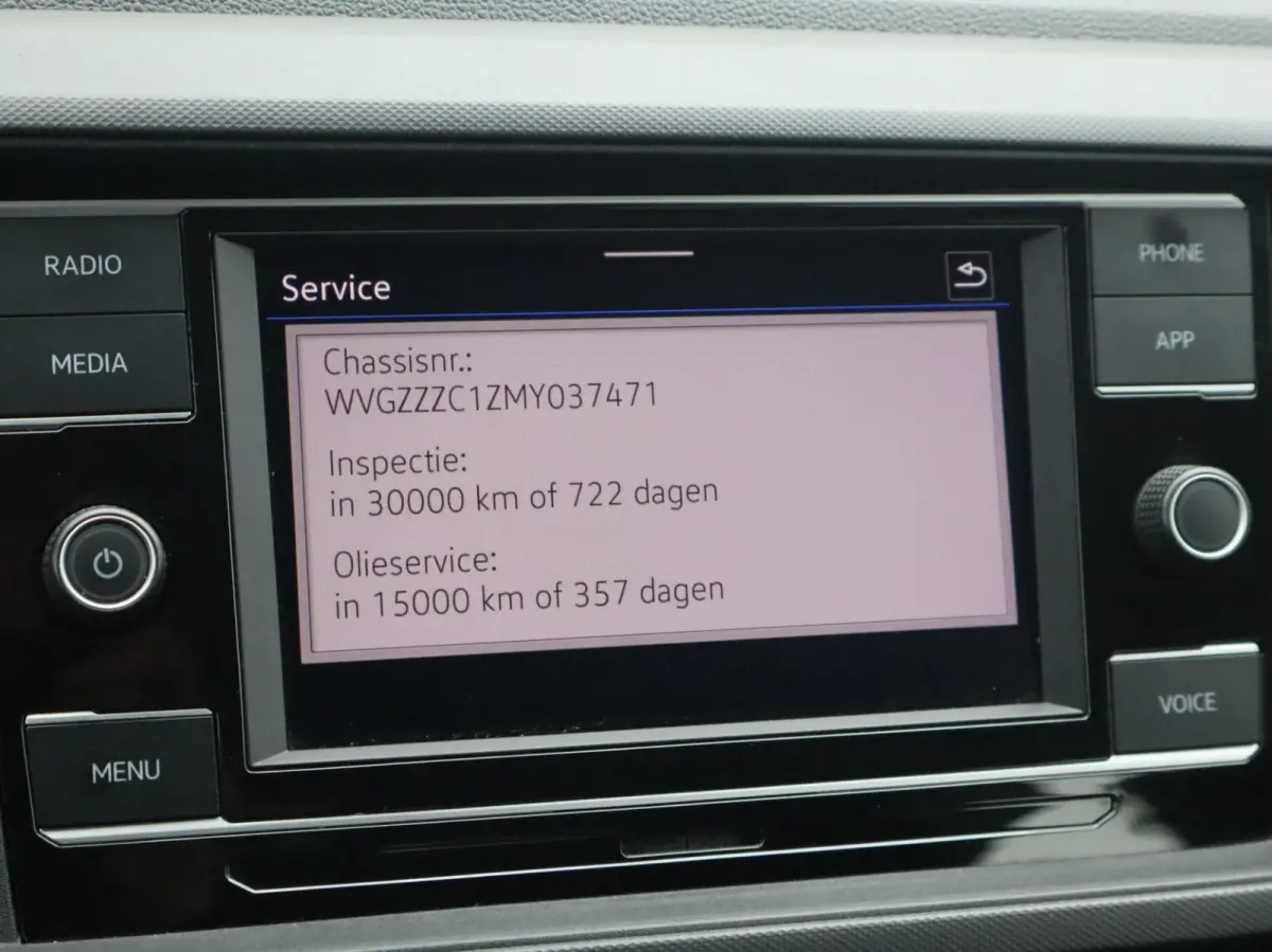 1.0 TSI 95pk Life | Trekhaak | Apple Carplay/Android Auto | Parkeersensoren | Cruise Control |  Dodehoek Detectie |