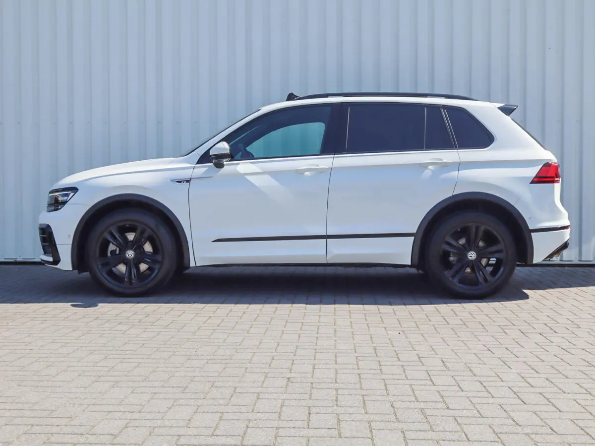 2.0 TSI 190pk DSG 4Motion Highline Business R | Panoramadak | Trekhaak | Navigatie | Head-up Display | Achteruitrijcamera | Cruise Control Adaptief