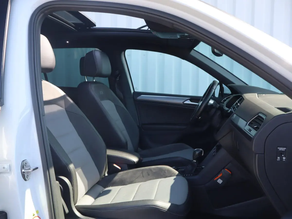 2.0 TSI 190pk DSG 4Motion Highline Business R | Panoramadak | Trekhaak | Navigatie | Head-up Display | Achteruitrijcamera | Cruise Control Adaptief