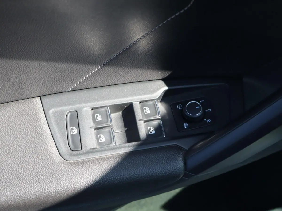 2.0 TSI 190pk DSG 4Motion Highline Business R | Panoramadak | Trekhaak | Navigatie | Head-up Display | Achteruitrijcamera | Cruise Control Adaptief