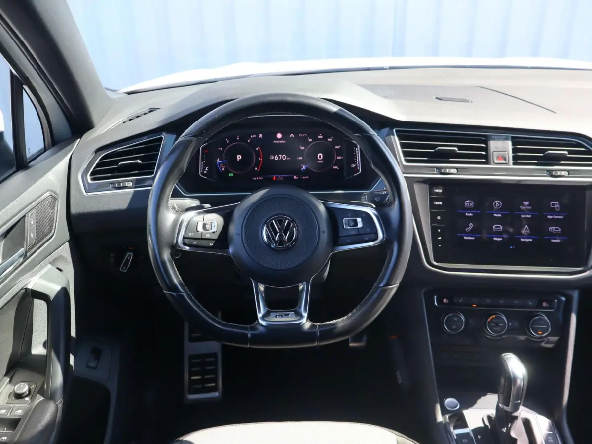 2.0 TSI 190pk DSG 4Motion Highline Business R | Panoramadak | Trekhaak | Navigatie | Head-up Display | Achteruitrijcamera | Cruise Control Adaptief