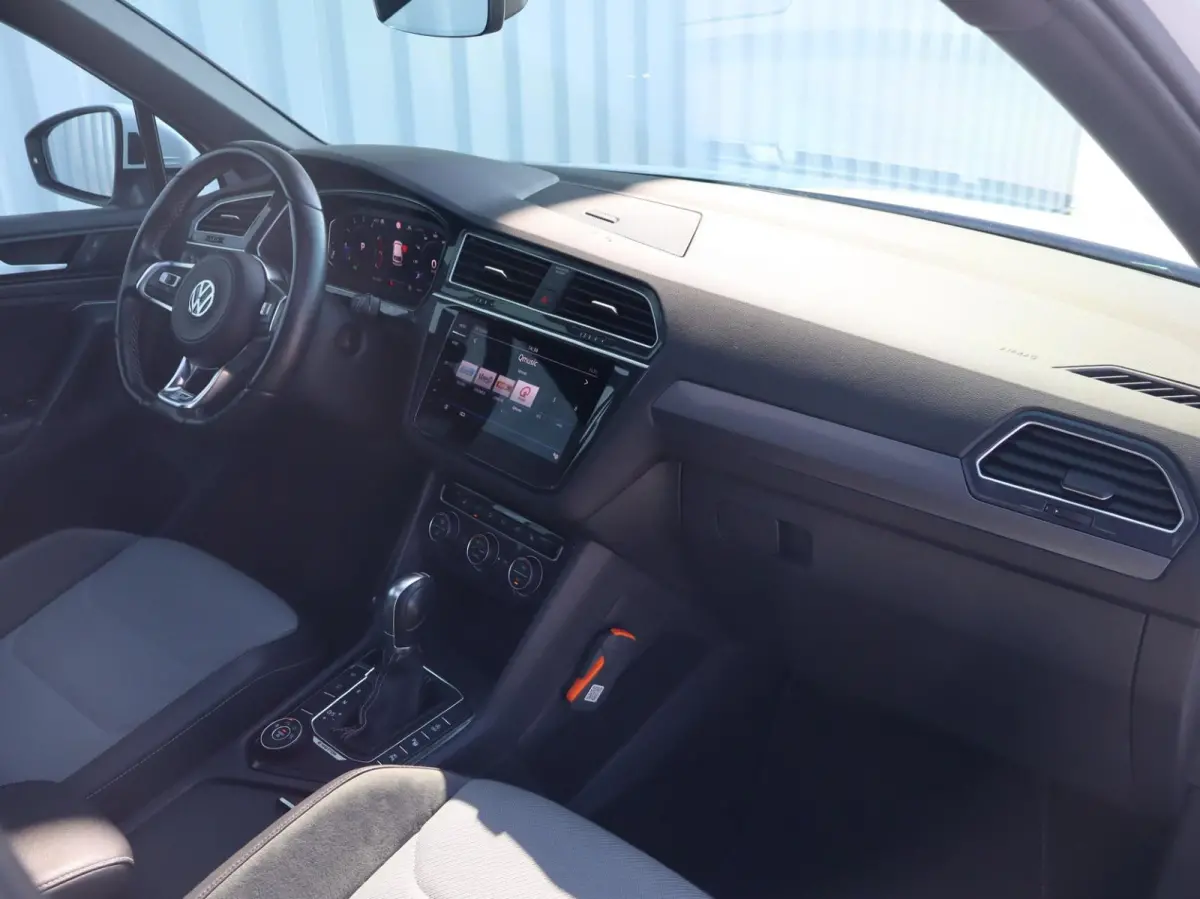 2.0 TSI 190pk DSG 4Motion Highline Business R | Panoramadak | Trekhaak | Navigatie | Head-up Display | Achteruitrijcamera | Cruise Control Adaptief