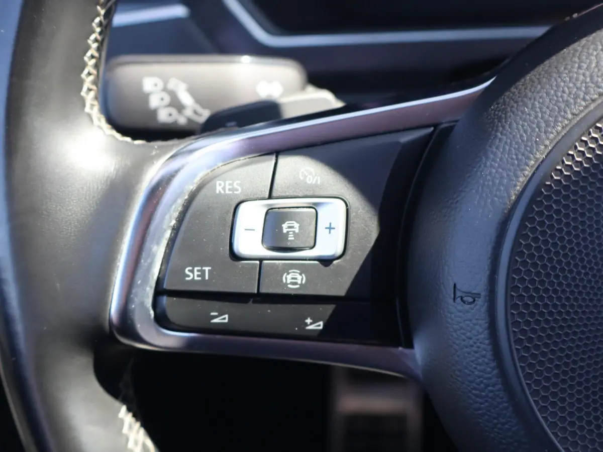 2.0 TSI 190pk DSG 4Motion Highline Business R | Panoramadak | Trekhaak | Navigatie | Head-up Display | Achteruitrijcamera | Cruise Control Adaptief