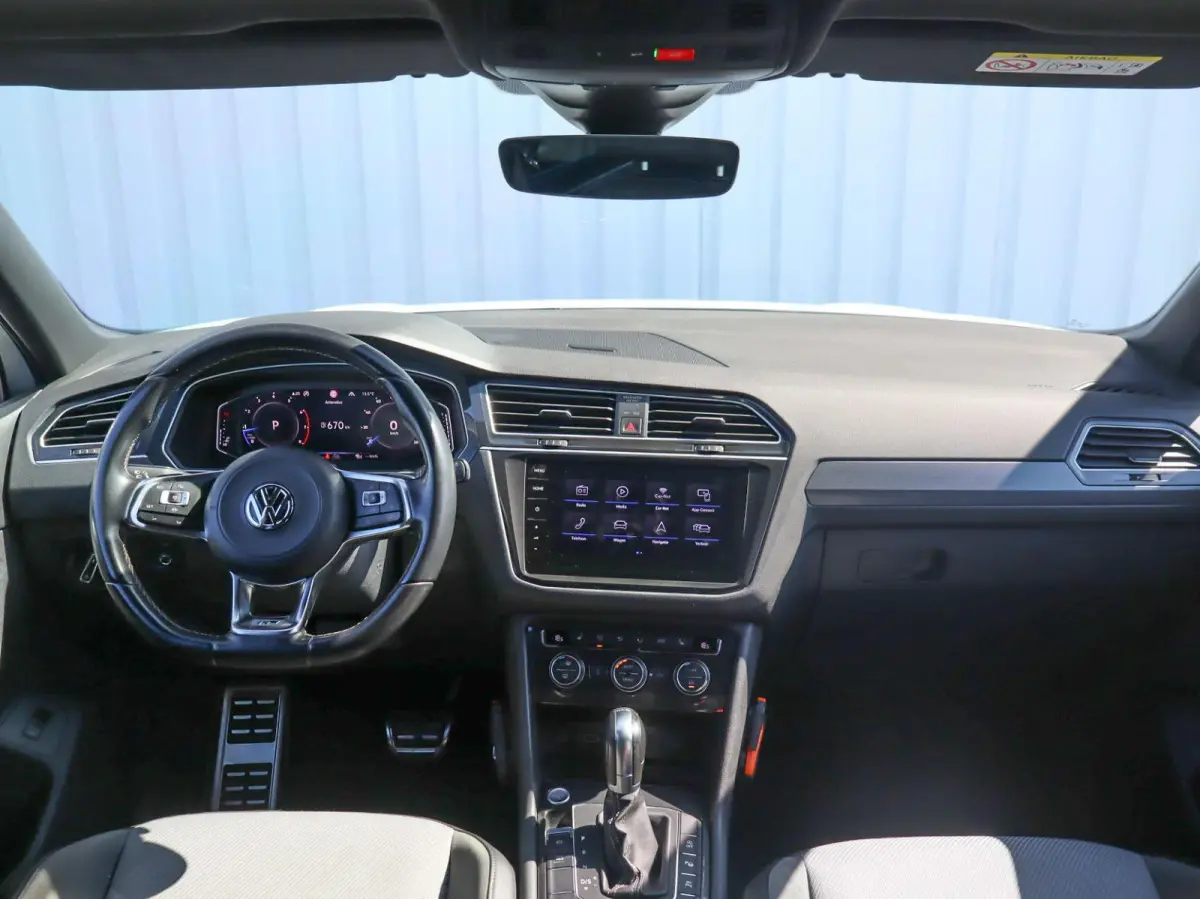 2.0 TSI 190pk DSG 4Motion Highline Business R | Panoramadak | Trekhaak | Navigatie | Head-up Display | Achteruitrijcamera | Cruise Control Adaptief