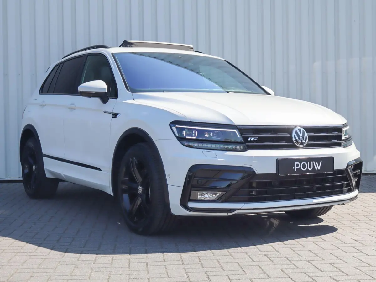 2.0 TSI 190pk DSG 4Motion Highline Business R | Panoramadak | Trekhaak | Navigatie | Head-up Display | Achteruitrijcamera | Cruise Control Adaptief