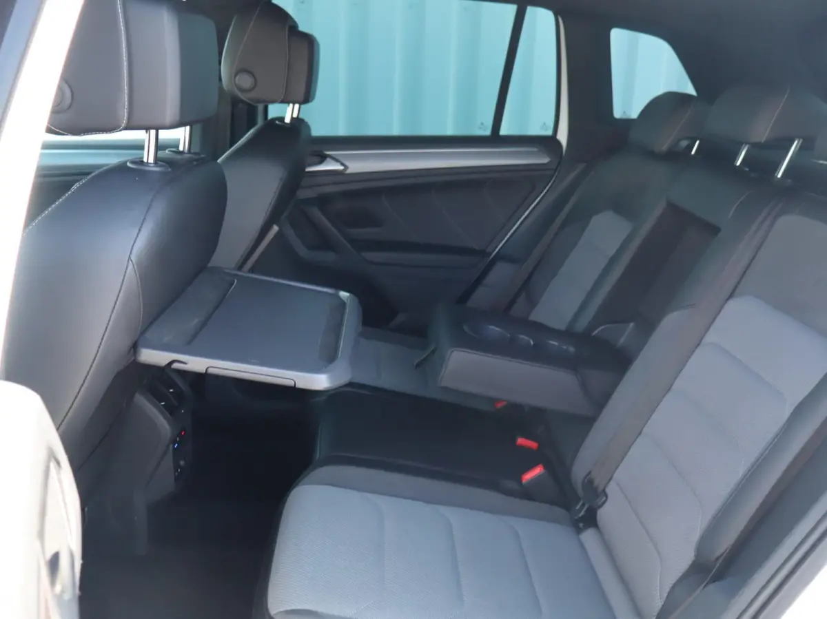2.0 TSI 190pk DSG 4Motion Highline Business R | Panoramadak | Trekhaak | Navigatie | Head-up Display | Achteruitrijcamera | Cruise Control Adaptief