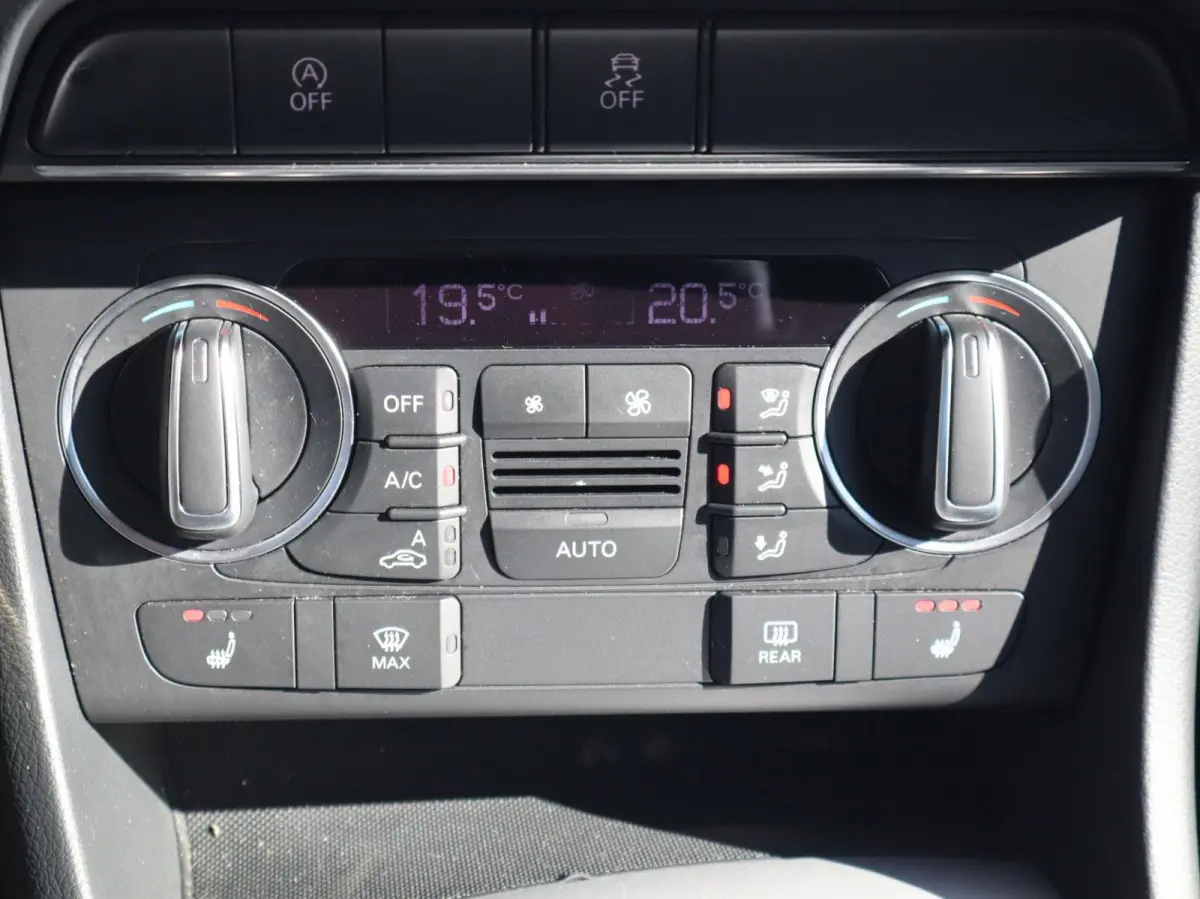 1.4 TFSI 150pk S-tronic CoD Advance Sport | Navigatie | 18" Velgen | Stoelverwarming | S-Line |  Electronic Climate Controle