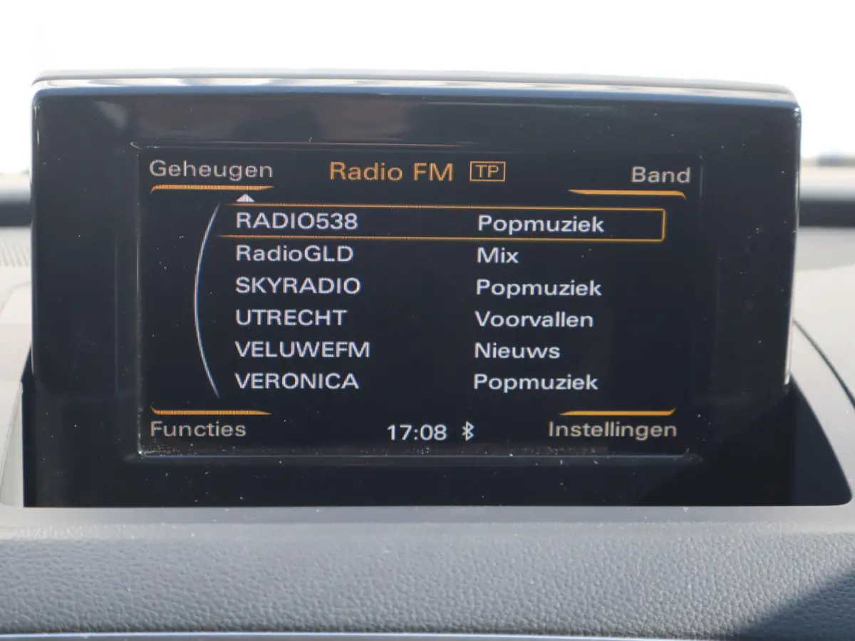 1.4 TFSI 150pk S-tronic CoD Advance Sport | Navigatie | 18" Velgen | Stoelverwarming | S-Line |  Electronic Climate Controle