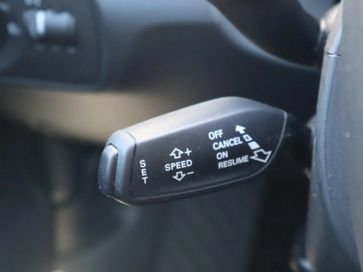 1.4 TFSI 150pk S-tronic CoD Advance Sport | Navigatie | 18" Velgen | Stoelverwarming | S-Line |  Electronic Climate Controle