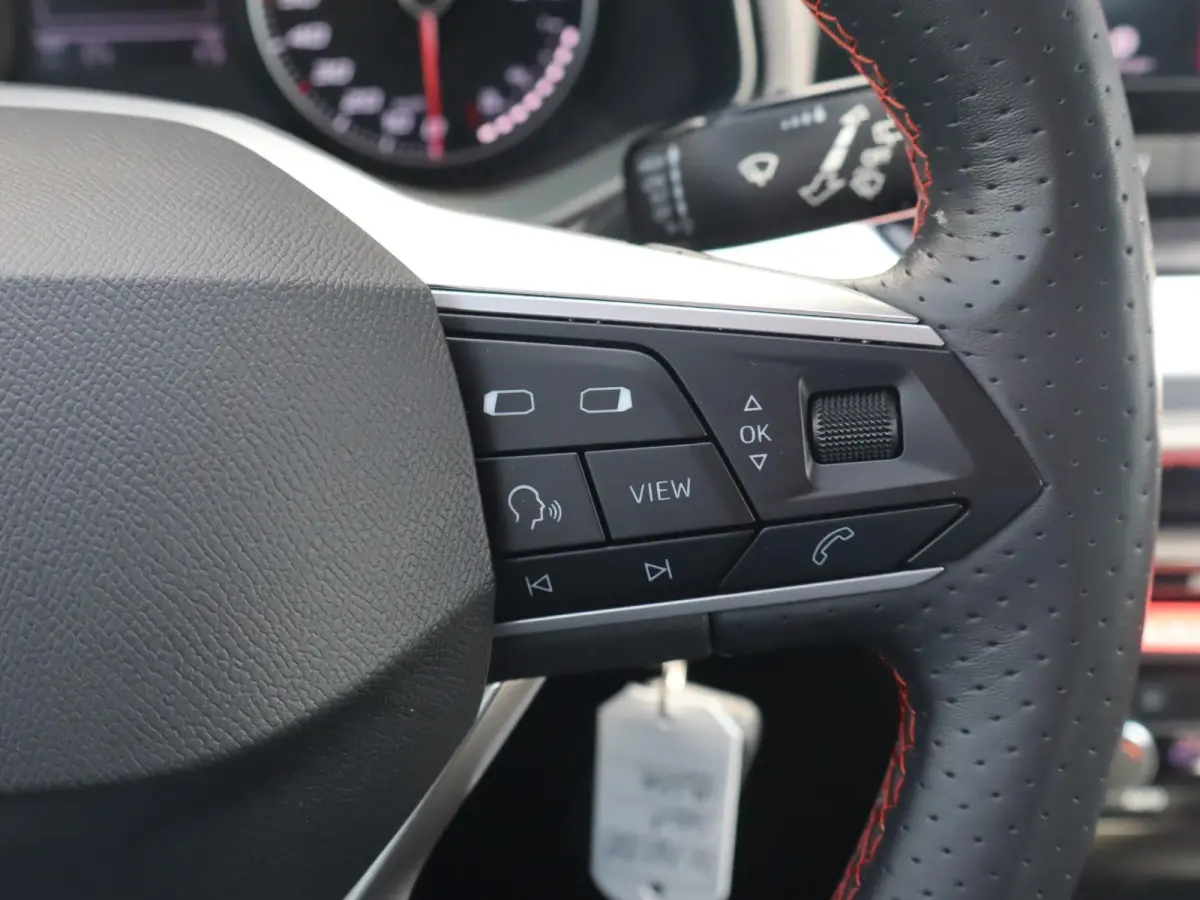 1.0 EcoTSI 95pk FR | Apple Carplay/Android Auto | Parkeersensoren