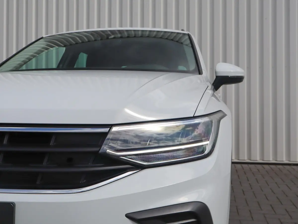 1.4 TSI eHybrid 245pk Life Edition | SoH 90% | Trekhaak Wegklapbaar | All Season Banden | Extra Getint Glas | 18" Velgen | Apple Carplay