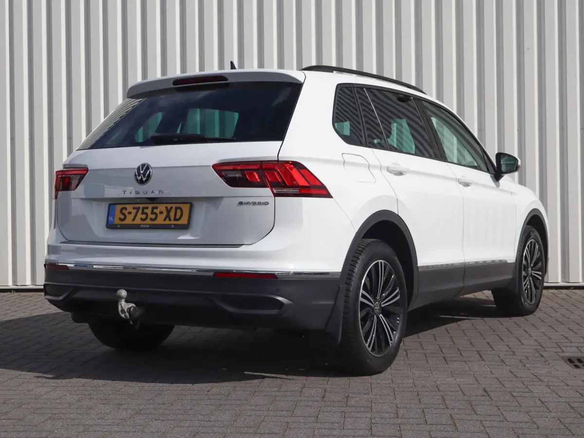 1.4 TSI eHybrid 245pk Life Edition | SoH 90% | Trekhaak Wegklapbaar | All Season Banden | Extra Getint Glas | 18" Velgen | Apple Carplay