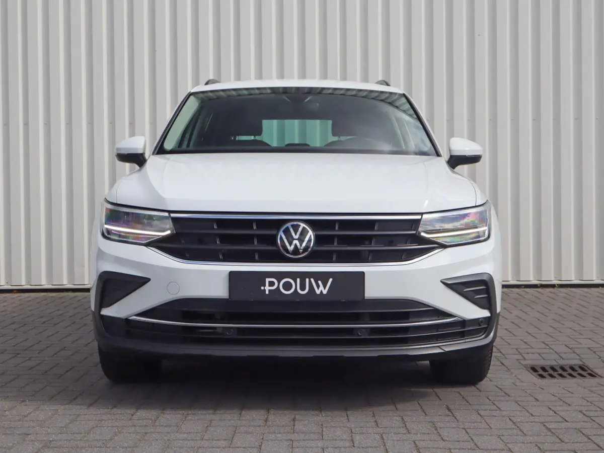 1.4 TSI eHybrid 245pk Life Edition | SoH 90% | Trekhaak Wegklapbaar | All Season Banden | Extra Getint Glas | 18" Velgen | Apple Carplay