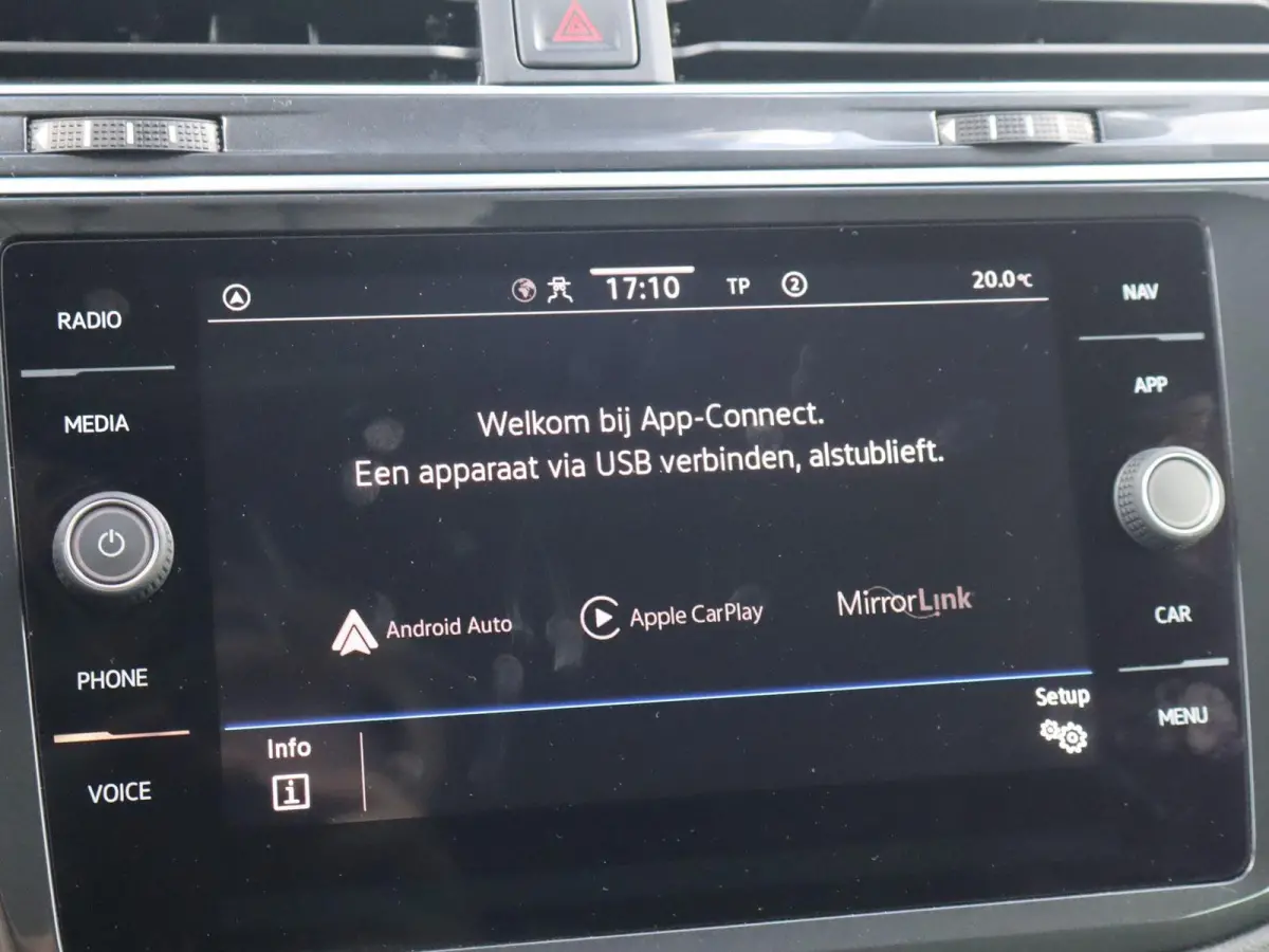 1.4 TSI eHybrid 245pk Life Edition | SoH 90% | Trekhaak Wegklapbaar | All Season Banden | Extra Getint Glas | 18" Velgen | Apple Carplay