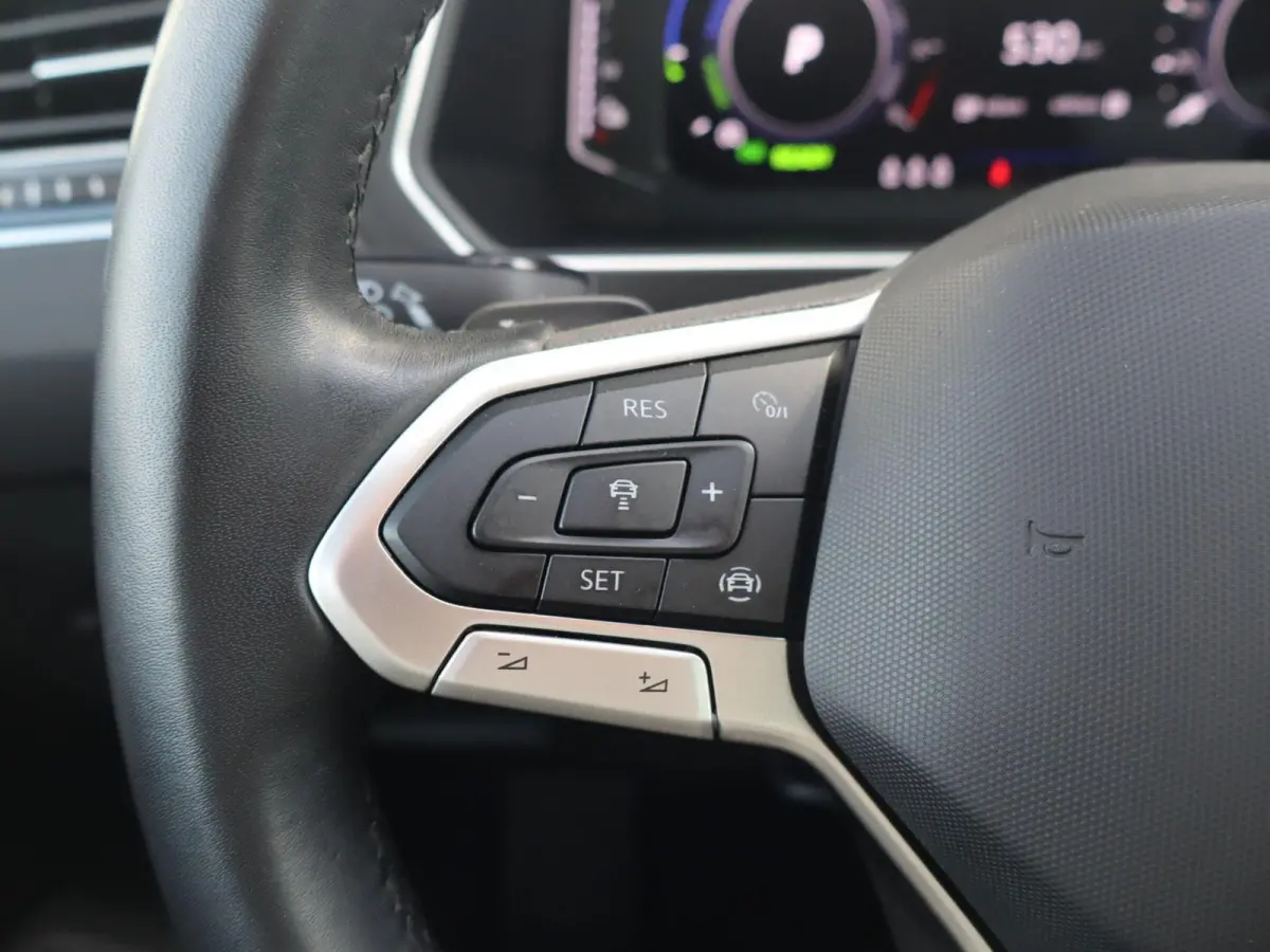 1.4 TSI eHybrid 245pk Life Edition | SoH 90% | Trekhaak Wegklapbaar | All Season Banden | Extra Getint Glas | 18" Velgen | Apple Carplay
