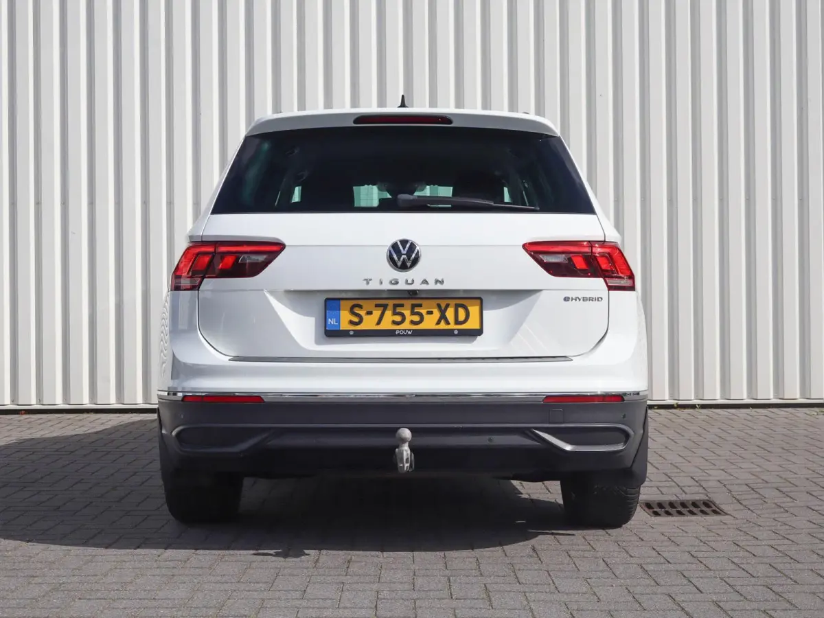 1.4 TSI eHybrid 245pk Life Edition | SoH 90% | Trekhaak Wegklapbaar | All Season Banden | Extra Getint Glas | 18" Velgen | Apple Carplay
