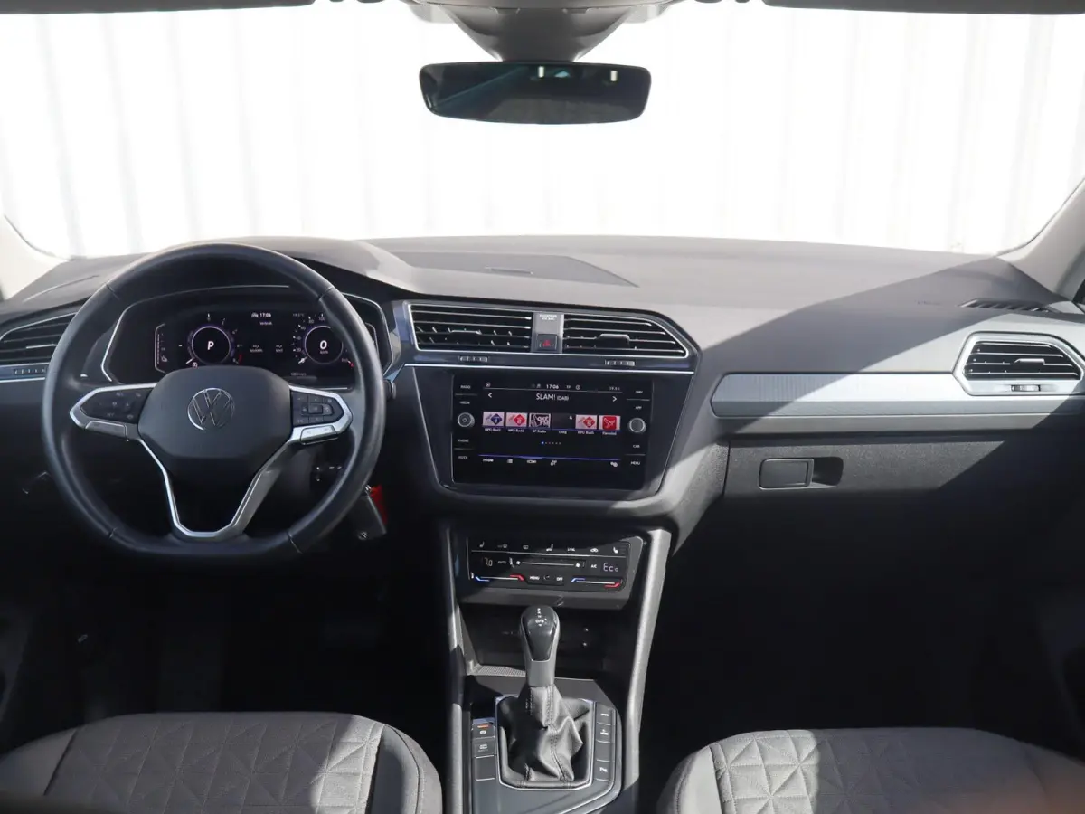 1.4 TSI eHybrid 245pk Life Edition | SoH 90% | Trekhaak Wegklapbaar | All Season Banden | Extra Getint Glas | 18" Velgen | Apple Carplay
