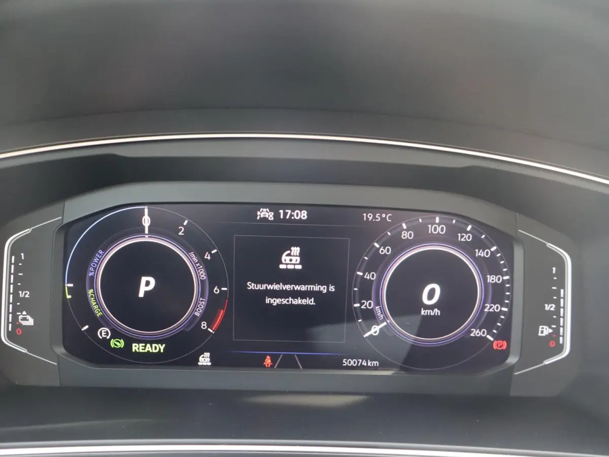 1.4 TSI eHybrid 245pk Life Edition | SoH 90% | Trekhaak Wegklapbaar | All Season Banden | Extra Getint Glas | 18" Velgen | Apple Carplay