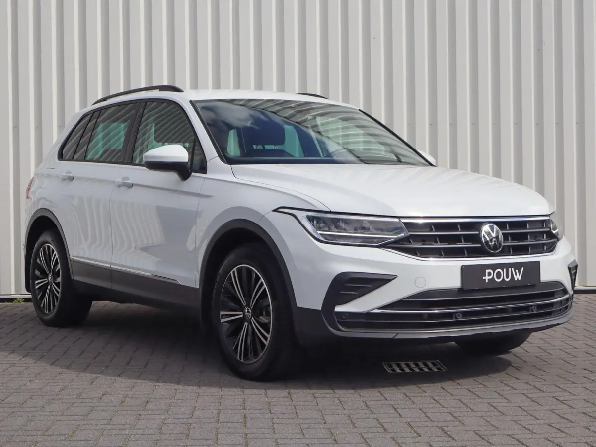 1.4 TSI eHybrid 245pk Life Edition | SoH 90% | Trekhaak Wegklapbaar | All Season Banden | Extra Getint Glas | 18" Velgen | Apple Carplay