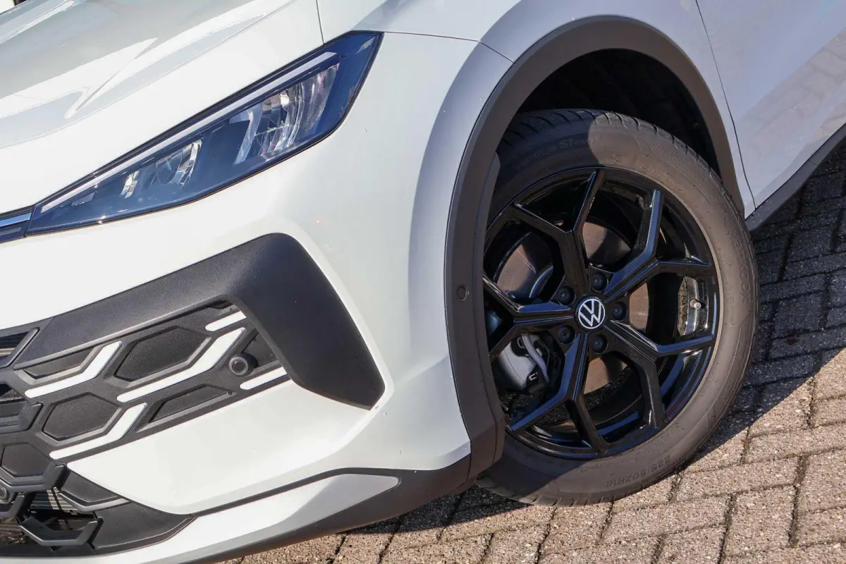 1.5 eTSI 116pk DSG Life First Edition | Stoel-/ Stuurwielverwarming | Dodehoek Detectie | Adaptive Cruise