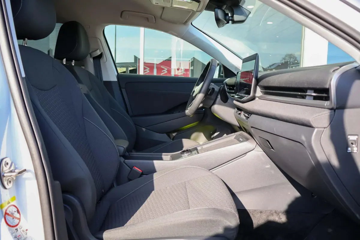 1.5 eTSI 116pk DSG Life First Edition | Stoel-/ Stuurwielverwarming | Dodehoek Detectie | Adaptive Cruise