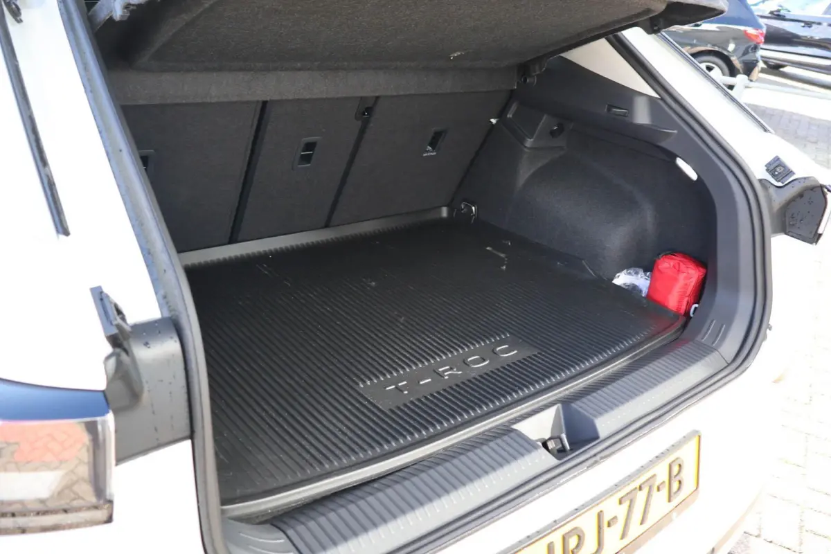 1.5 eTSI 116pk DSG Life First Edition | Stoel-/ Stuurwielverwarming | Dodehoek Detectie | Adaptive Cruise