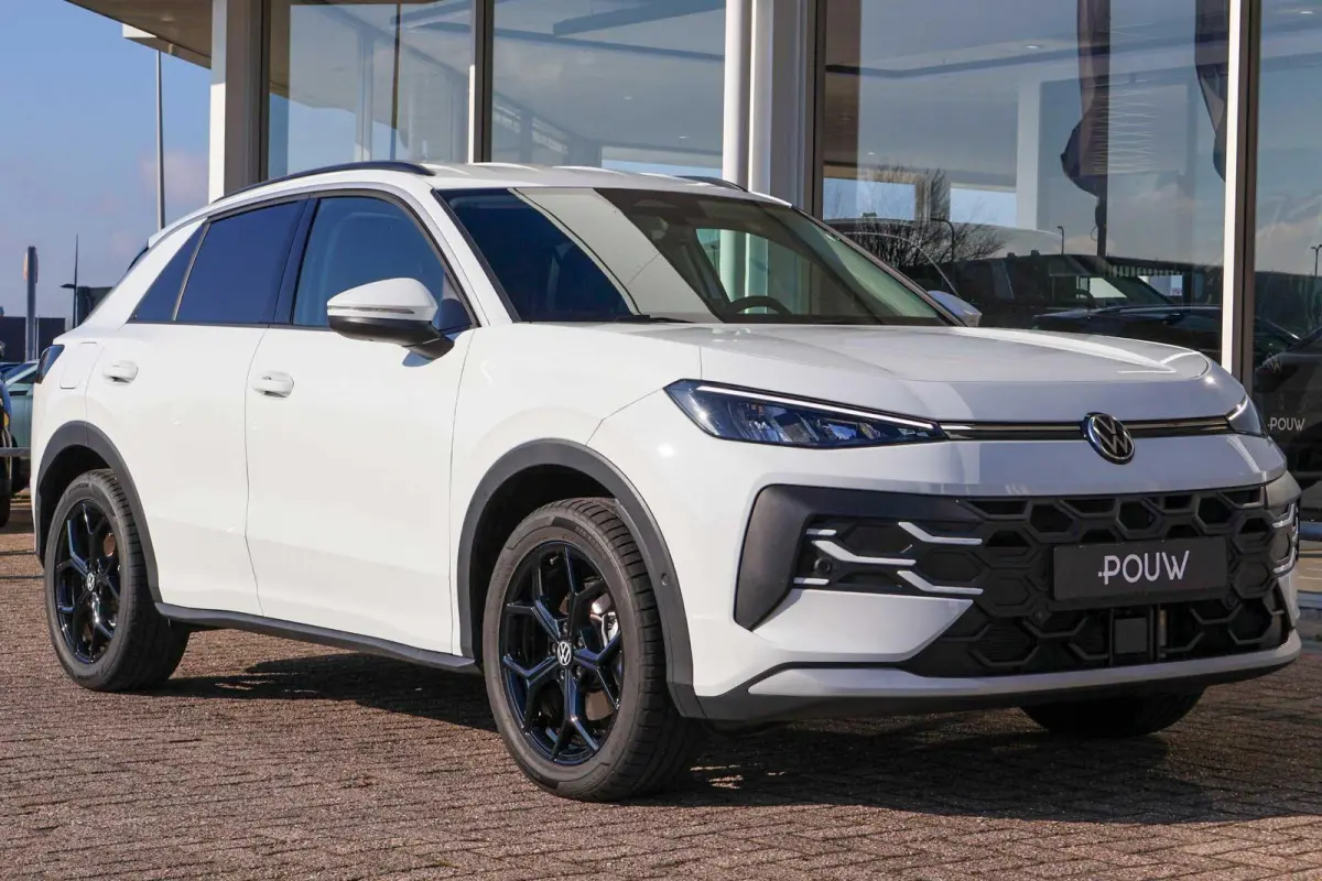 1.5 eTSI 116pk DSG Life First Edition | Stoel-/ Stuurwielverwarming | Dodehoek Detectie | Adaptive Cruise