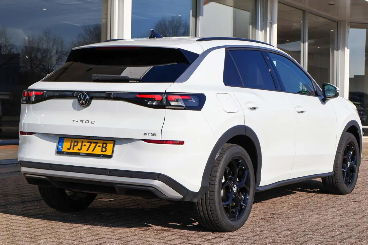 1.5 eTSI 116pk DSG Life First Edition | Stoel-/ Stuurwielverwarming | Dodehoek Detectie | Adaptive Cruise