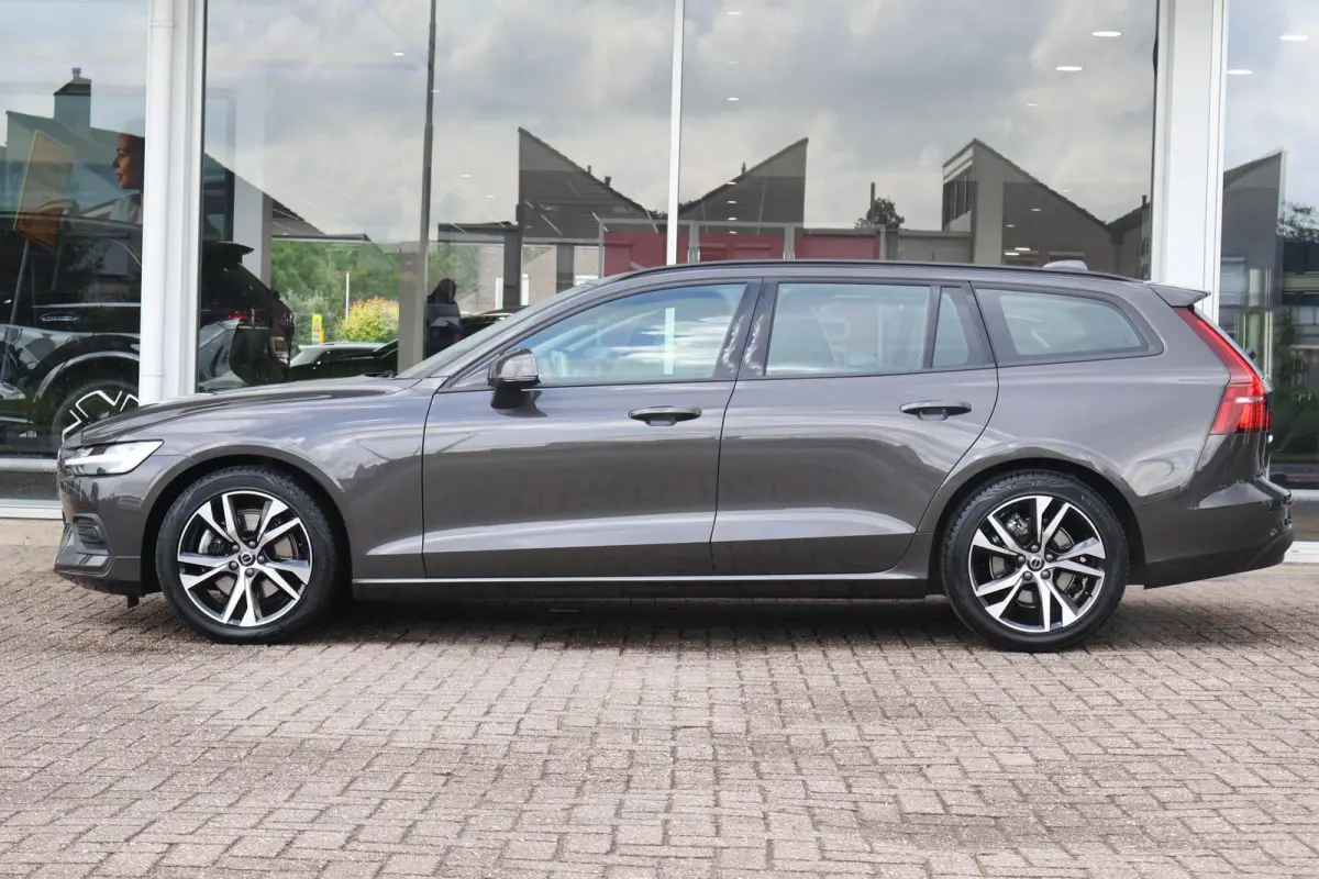 2.0 B4 197pk AUT Essential Edition | Leder | Navigatie | Camera | PDC | Side Assist
