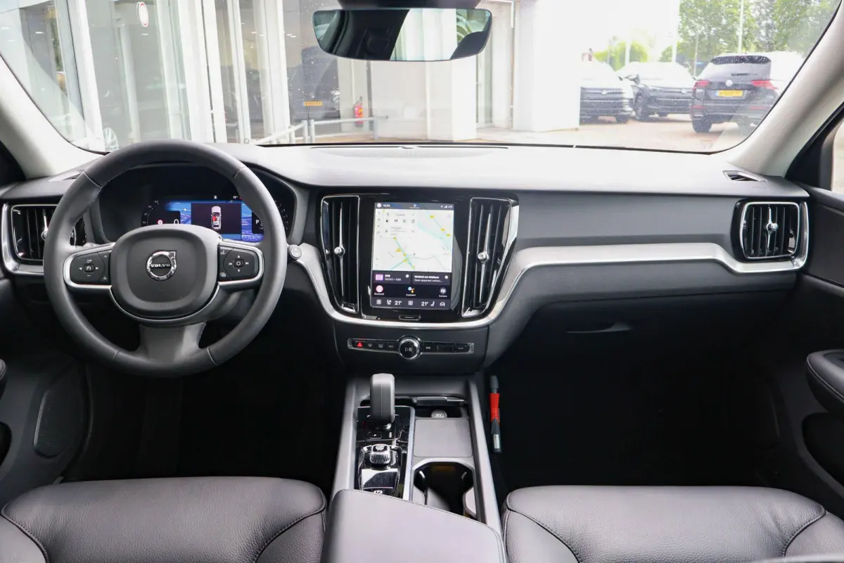 2.0 B4 197pk AUT Essential Edition | Leder | Navigatie | Camera | PDC | Side Assist