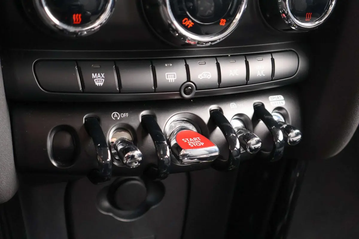 1.5 136pk AUT Cooper Camden Edition | Navigatie | PDC | Cruise Control | Climate Control