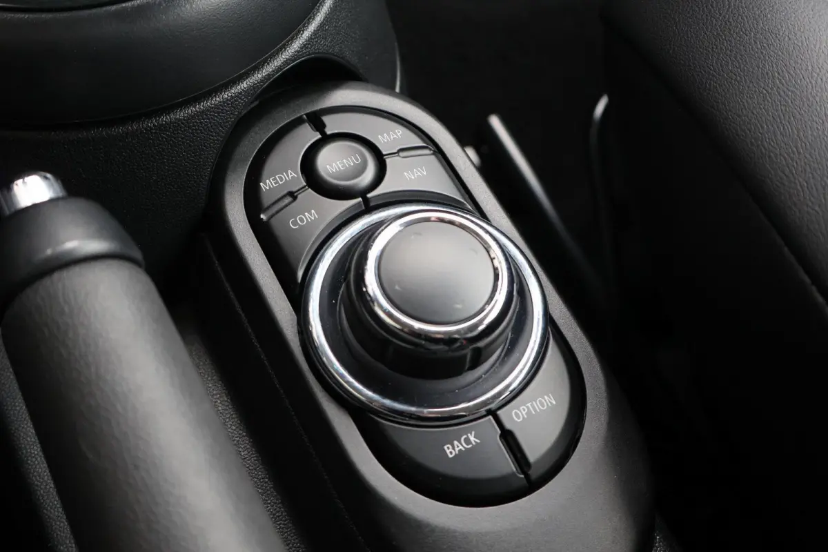 1.5 136pk AUT Cooper Camden Edition | Navigatie | PDC | Cruise Control | Climate Control