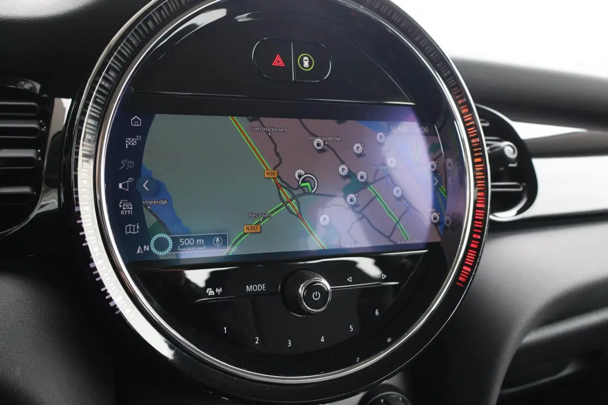 1.5 136pk AUT Cooper Camden Edition | Navigatie | PDC | Cruise Control | Climate Control