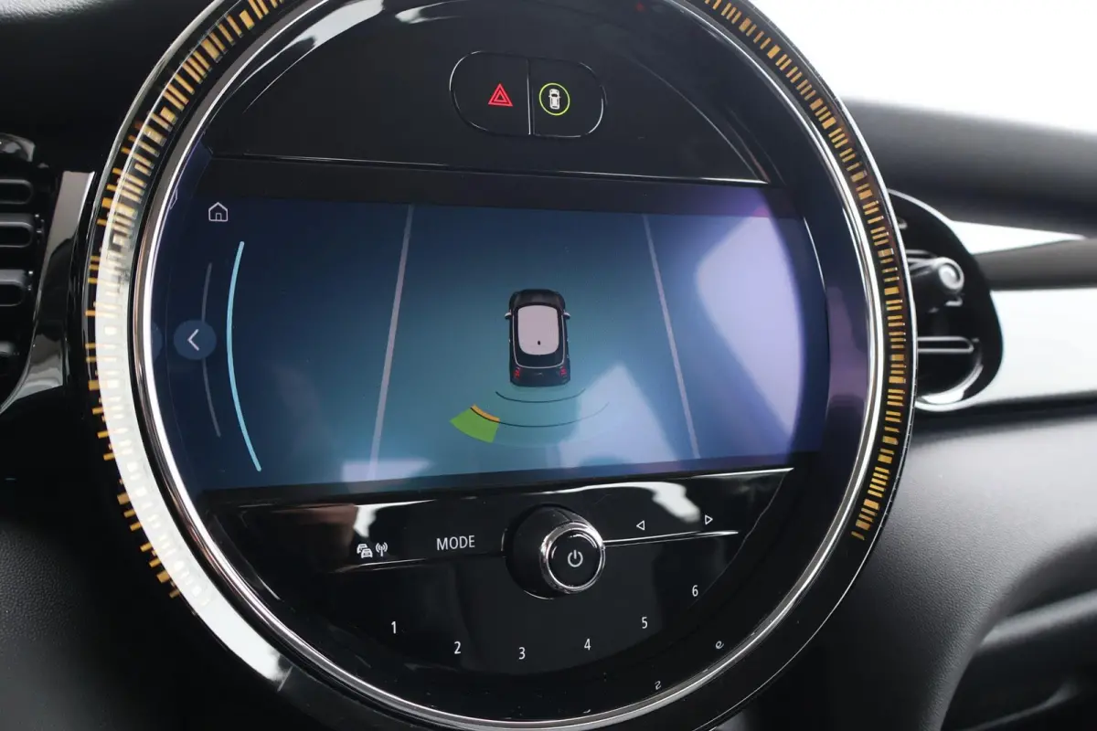 1.5 136pk AUT Cooper Camden Edition | Navigatie | PDC | Cruise Control | Climate Control