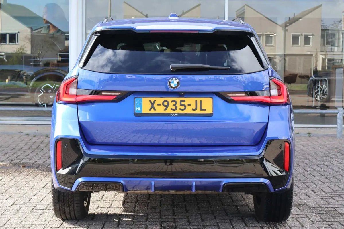 sDrive18i 136pk AUT High Executive M-Sport | Trekhaak | Navigatie | Camera | Elektrische Achterklep