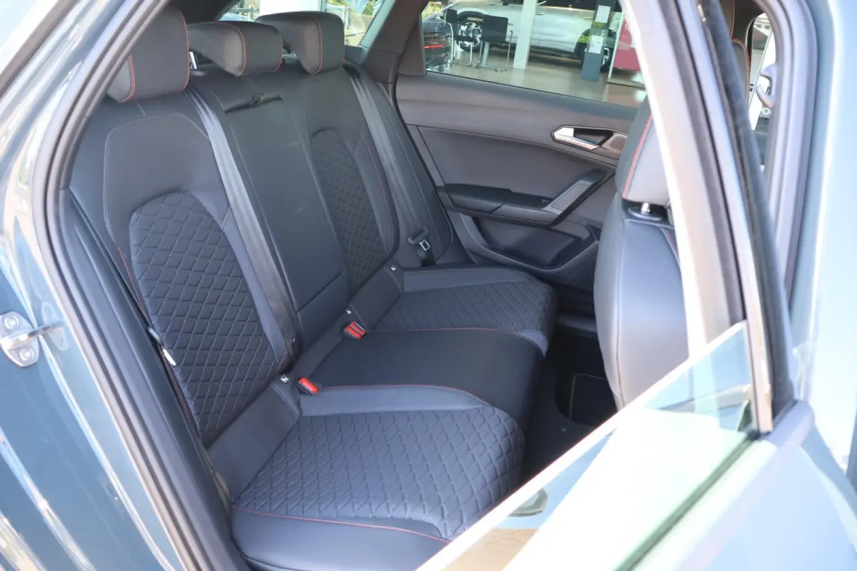 1.5 TSI 204pk e-Hybrid FR Business | Trekhaak Wegklapbaar | Stoelverwarming