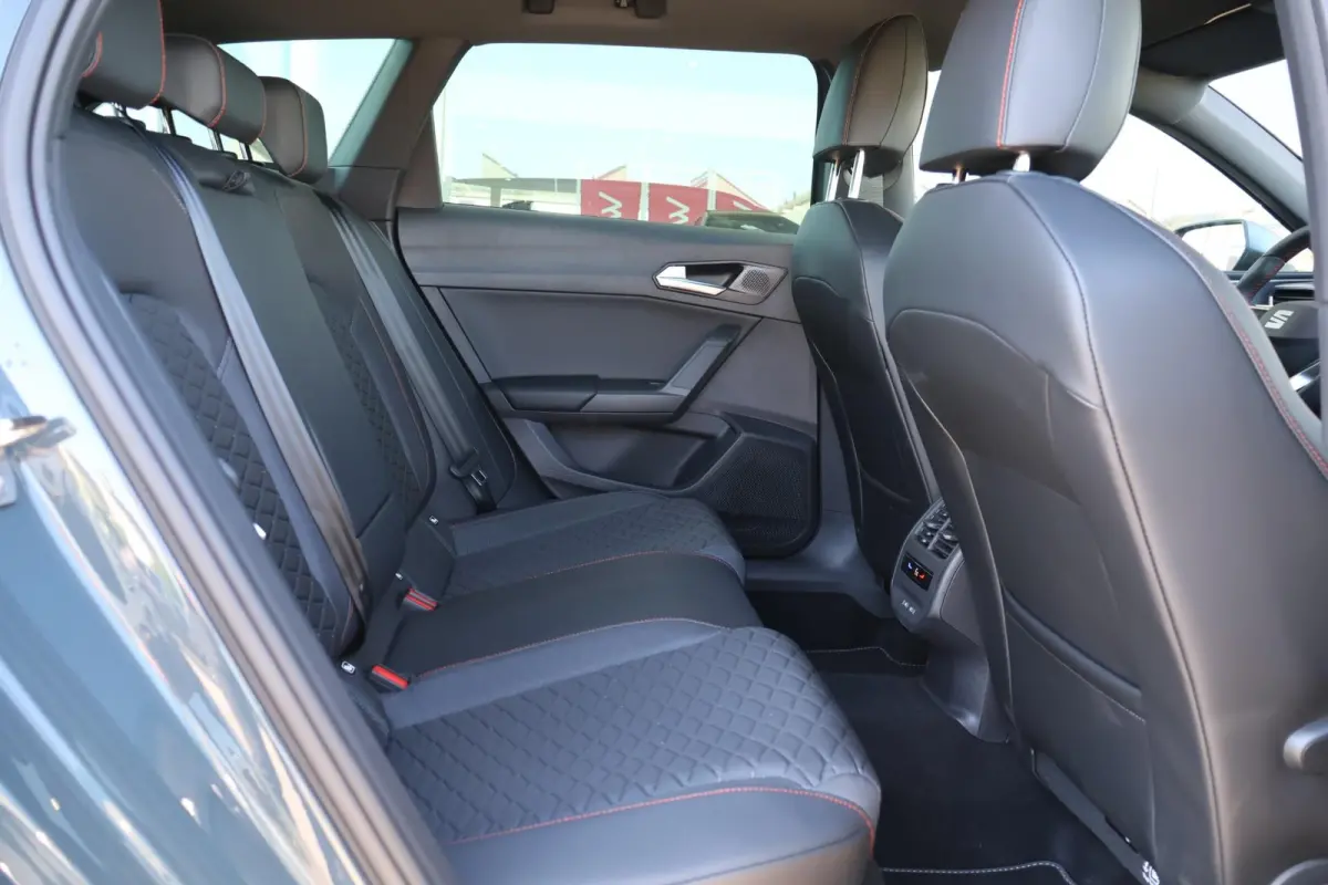 1.5 TSI 204pk e-Hybrid FR Business | Trekhaak Wegklapbaar | Stoelverwarming
