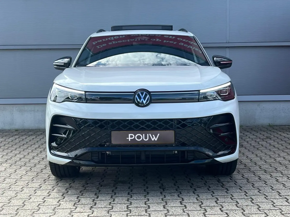 1.5 eHybrid 204pk DSG R-Line Edition | Trekhaak | Panoramadak | Black Style